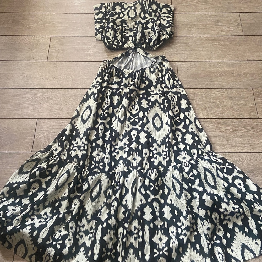 Steve Madden Black and Cream Printed Tie-Front Maxi Dress - Picture 6 of 9